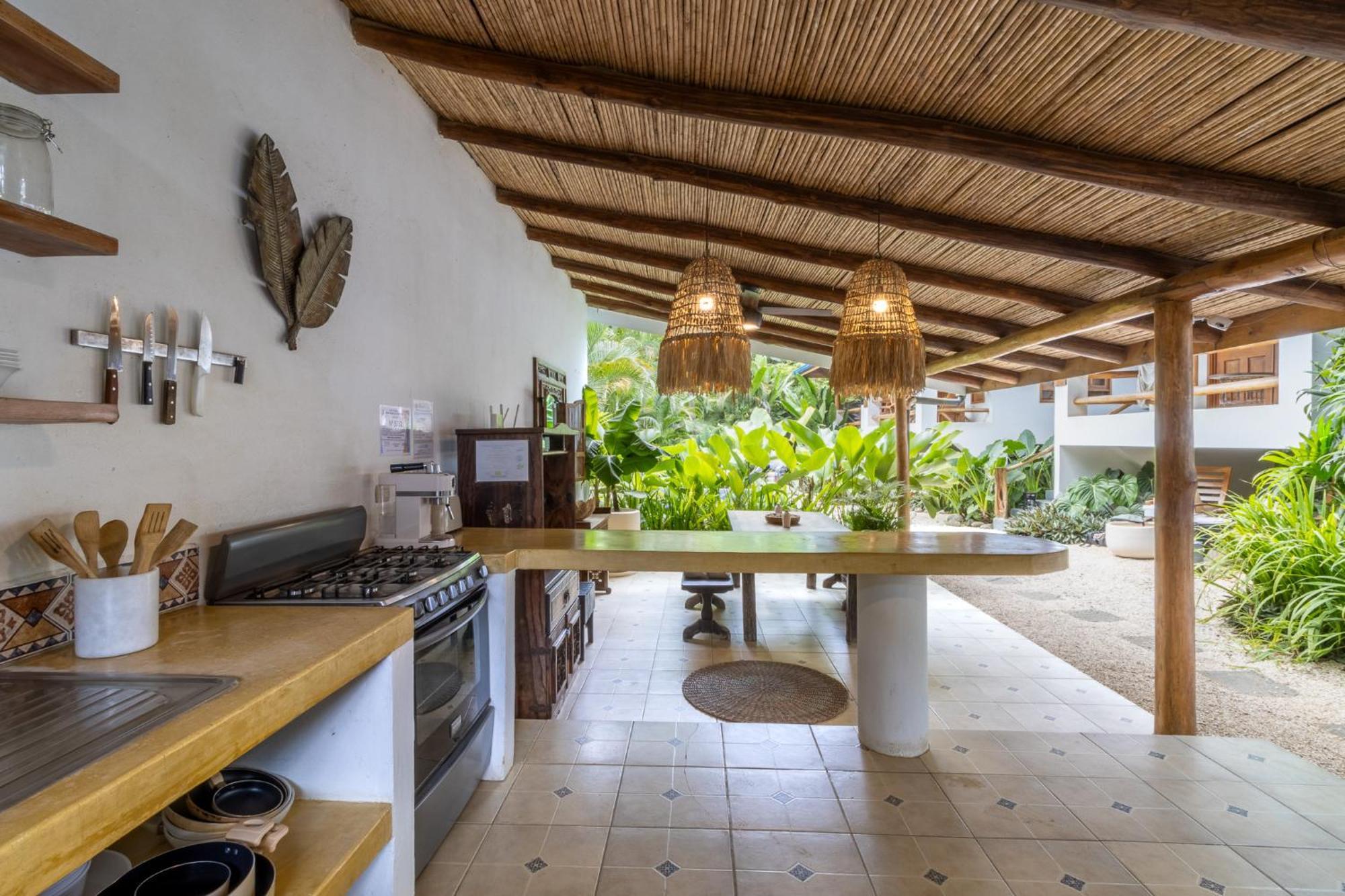 Отель Blue Surf Sanctuary Playa Santa Teresa  Экстерьер фото